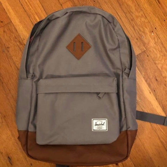 herschel heritage backpack size